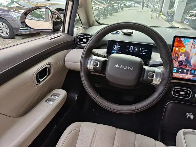 GAC Aion UT — Фото автомобиля 10