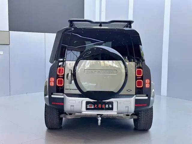 Land Rover Defender — Фото автомобиля 4