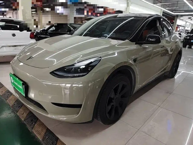 Фотография автомобиля — Tesla Model Y