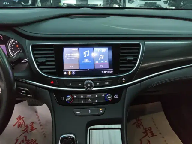 Buick LaCrosse — Фото автомобиля 12