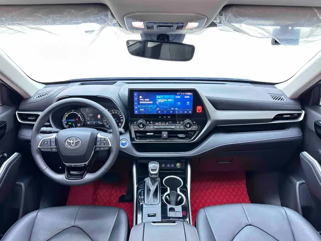 Toyota Highlander — Фото автомобиля 10