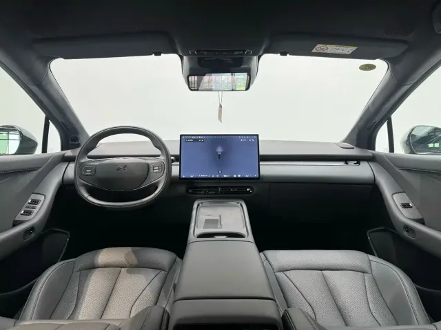 Xpeng P7+ — Фото автомобиля 5