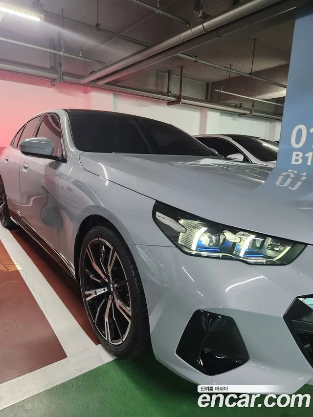 BMW 5 Series — Фото автомобиля 2