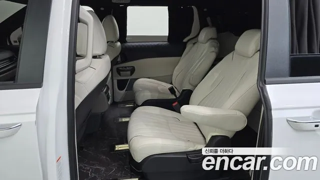 Kia Carnival Generation 4 — Фото автомобиля 25