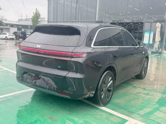 Li Auto L6 — Фото автомобиля 9