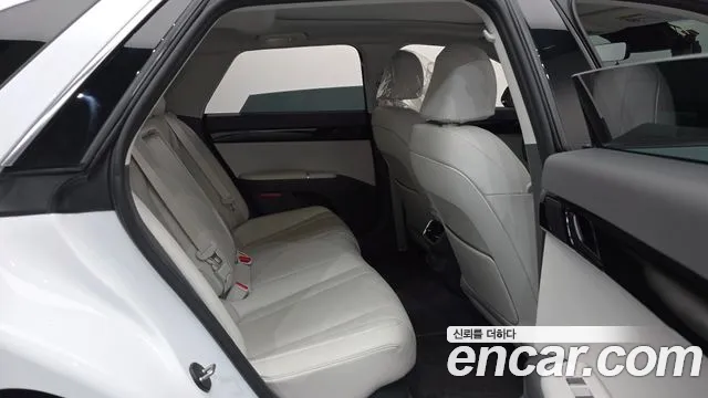 Hyundai Grandeur GN7 — Фото автомобиля 17