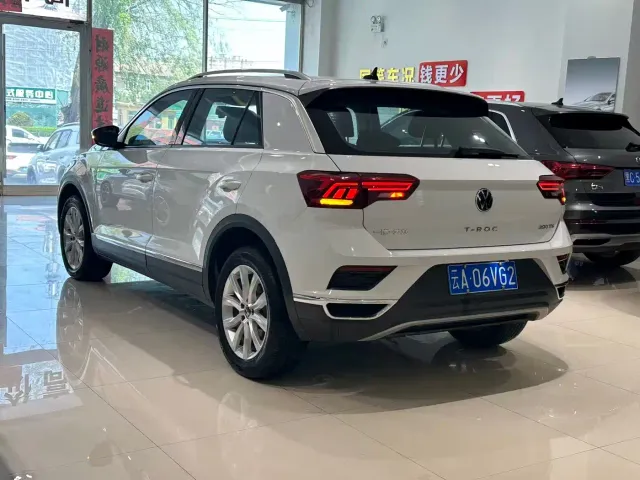 Volkswagen T-Roc — Фото автомобиля 3