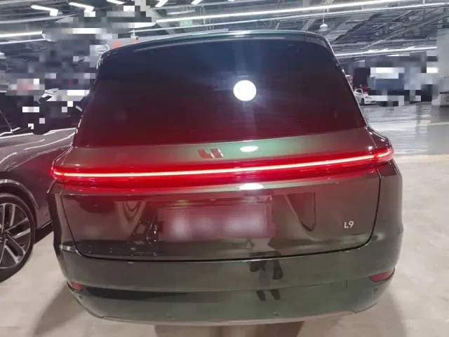 Li Auto L9 — Фото автомобиля 5
