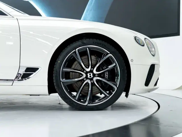 Bentley Continental — Фото автомобиля 19