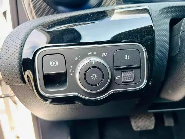 Mercedes-Benz A-Class — Фото автомобиля 6