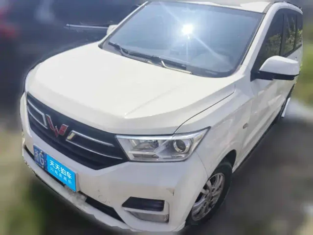 Фотография автомобиля — Wuling Hongguang