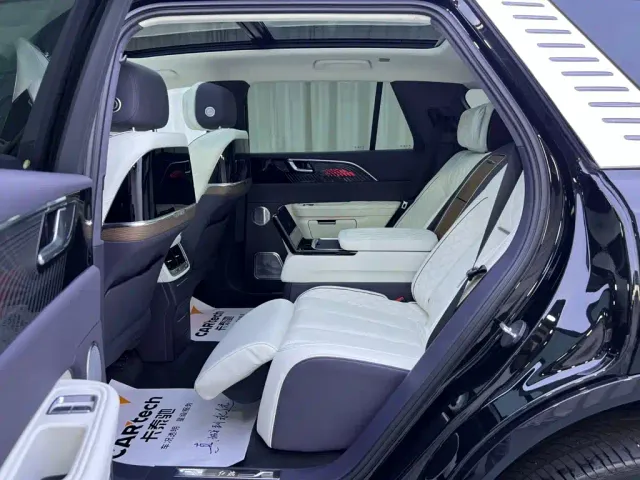 Hongqi E-HS9 — Фото автомобиля 8