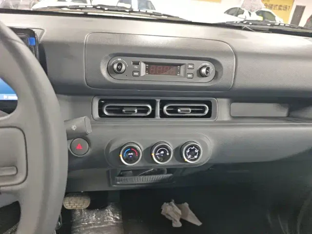 Wuling Zhiguang NEV — Фото автомобиля 12