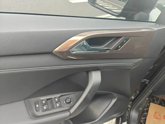 Volkswagen Tharu — Фото автомобиля 14
