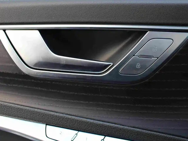 Audi A6L — Фото автомобиля 10