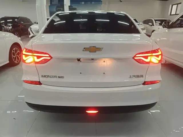 Chevrolet Monza — Фото автомобиля 5