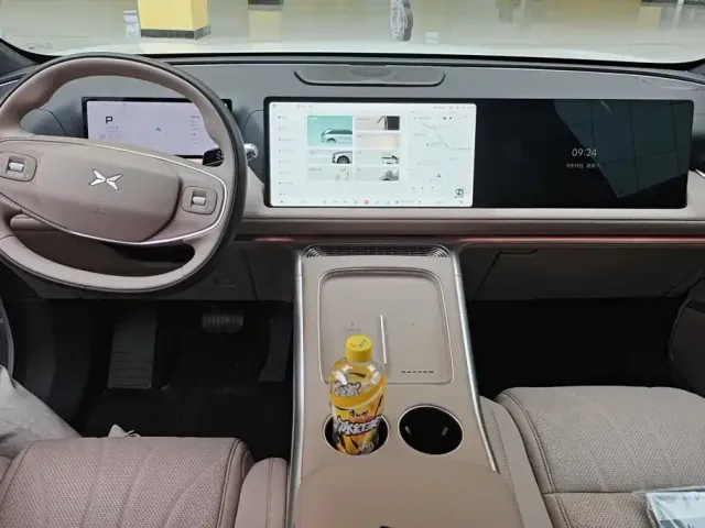 Xpeng G9 — Фото автомобиля 12