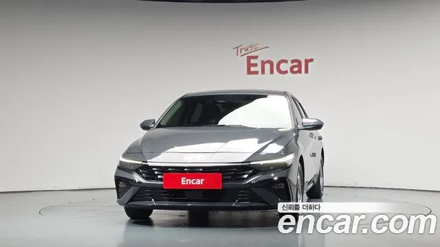 Hyundai Avante CN7 — Фото автомобиля 2