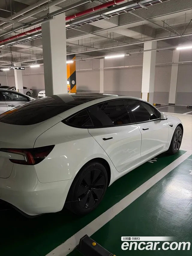 Tesla Model 3 — Фото автомобиля 5