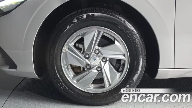 Hyundai Avante CN7 — Фото автомобиля 4