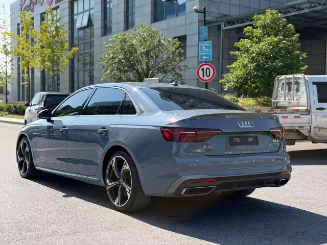 Audi A4L — Фото автомобиля 14