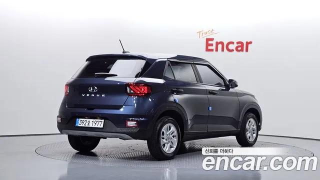 Hyundai Venue — Фото автомобиля 2