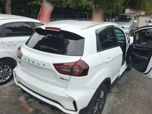 Geely Vision X3 — Фото автомобиля 6