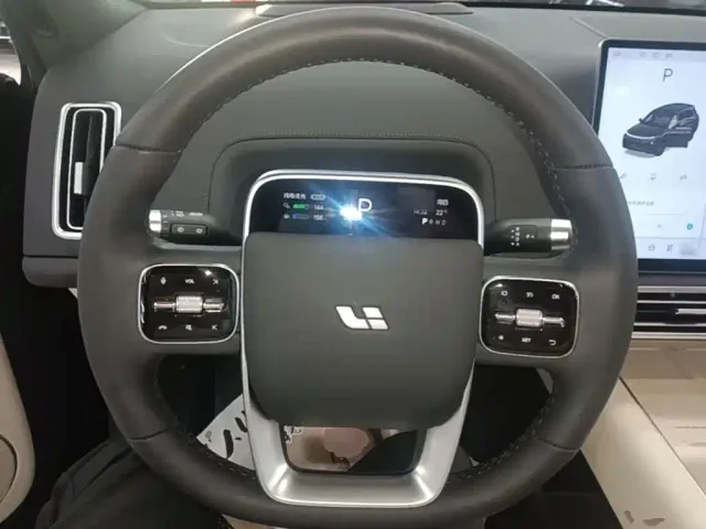 Li Auto L8 — Фото автомобиля 10