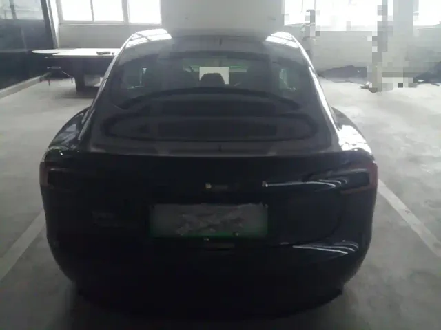 Tesla Model 3 — Фото автомобиля 5