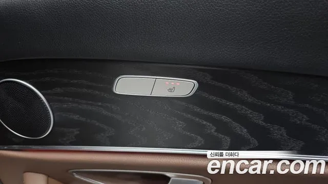 Mercedes-Benz E-Class — Фото автомобиля 28
