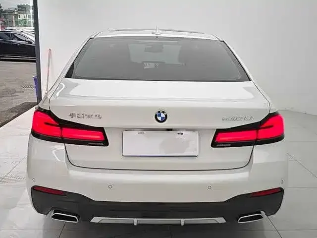 BMW 5 Series — Фото автомобиля 6