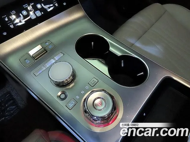 Genesis GV70 2.5T Бензин 2WD — Фото автомобиля 5