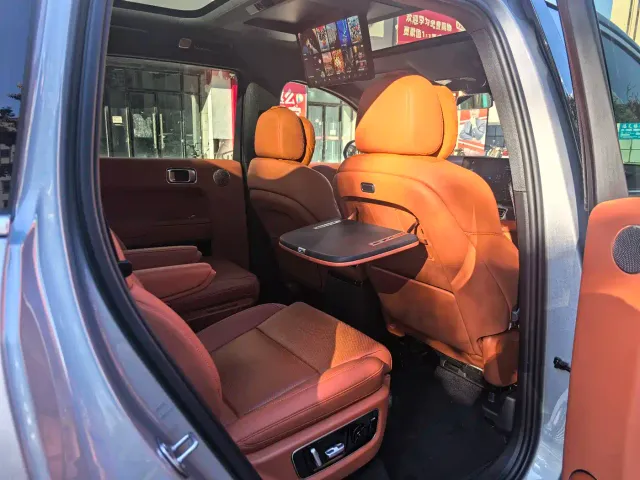 Li Auto L9 — Фото автомобиля 8