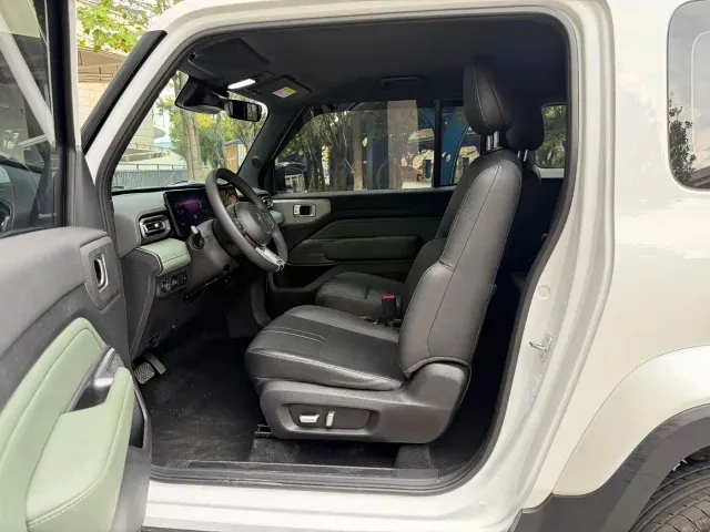 Baojun Yep — Фото автомобиля 11
