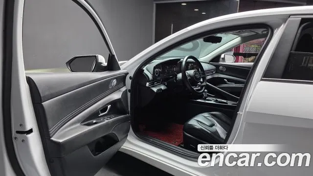 Hyundai Avante CN7 — Фото автомобиля 10