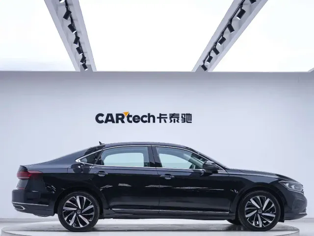 Volkswagen Passat — Фото автомобиля 5