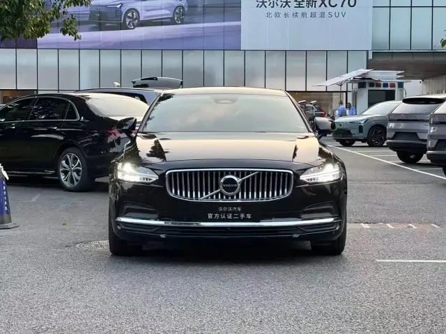 Volvo S90 — Фото автомобиля 2