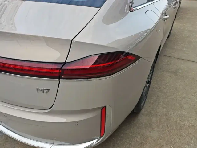 Roewe M7 DMH — Фото автомобиля 7