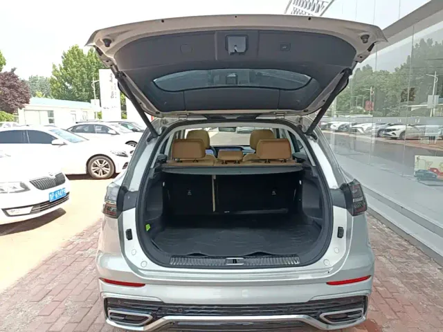 Hongqi HS5 — Фото автомобиля 14
