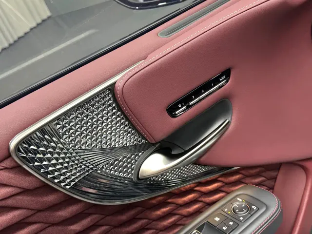 Lexus LS — Фото автомобиля 10