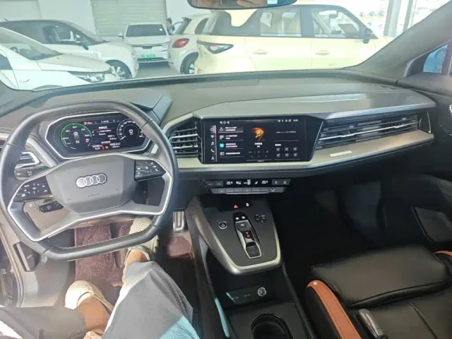 Audi Q4 e-tron — Фото автомобиля 9