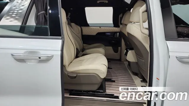 Kia Carnival Generation 4 — Фото автомобиля 17