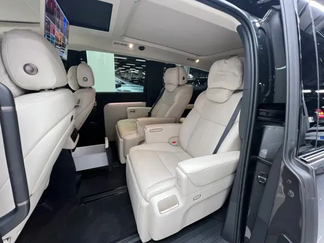 Li Auto MEGA — Фото автомобиля 8
