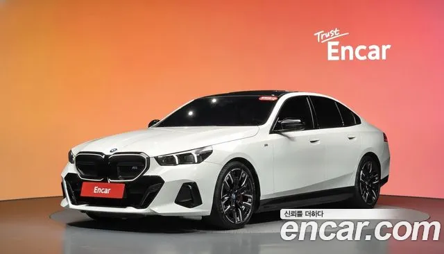 Фотография автомобиля — BMW i5 G60