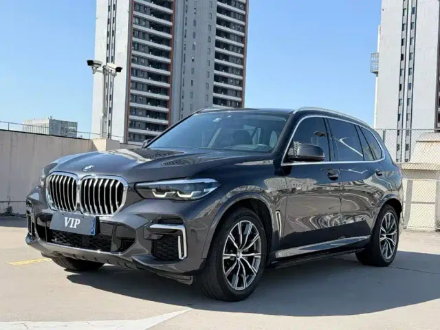 Фотография автомобиля — BMW X5