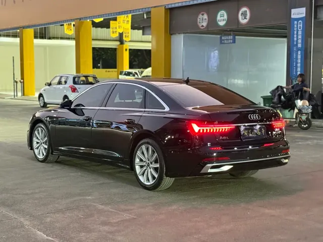 Audi A6L — Фото автомобиля 15