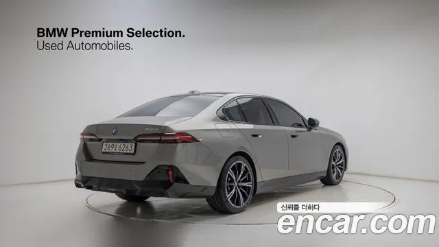 BMW 5-Series — Фото автомобиля 2