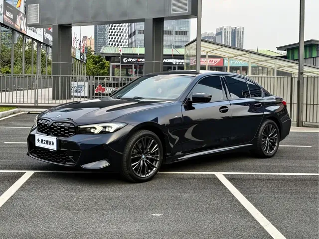 Фотография автомобиля — BMW 3 Series