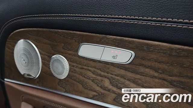Mercedes-Benz E-Class — Фото автомобиля 19