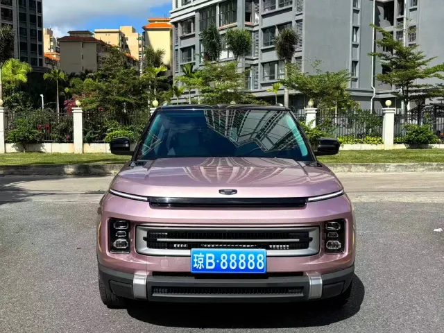 Geely ICON — Фото автомобиля 2